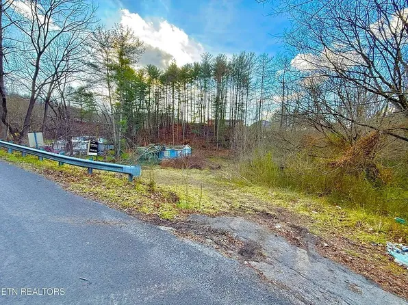2143 Carter St, Big Stone Gap, VA 24219