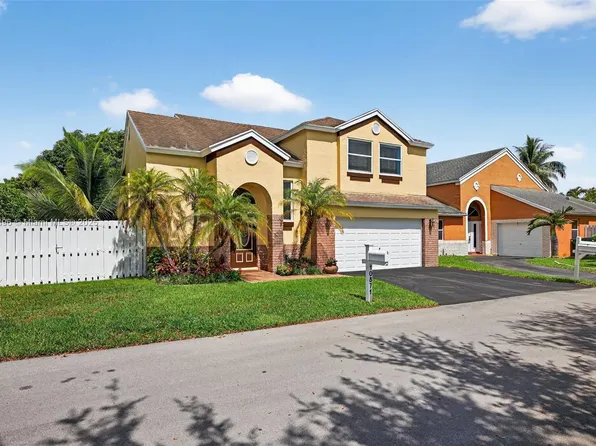 10871 SW 11th Mnr, Davie, FL 33324