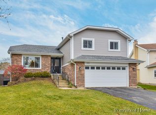 808 Anthony Ct, Naperville, IL 60563