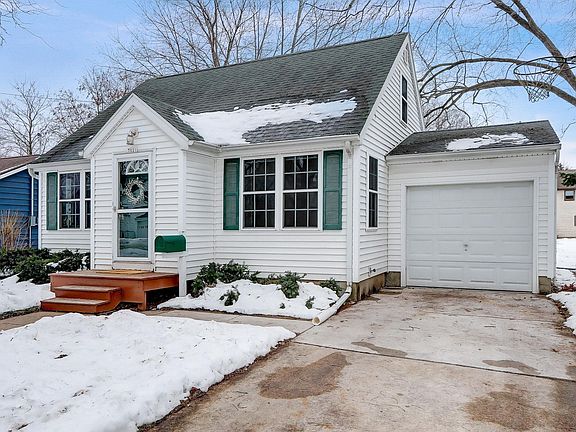 4th image of 7021 Elmwood Ave