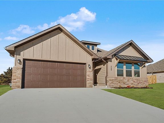 3rd image of 980 Woodbridge Dr
