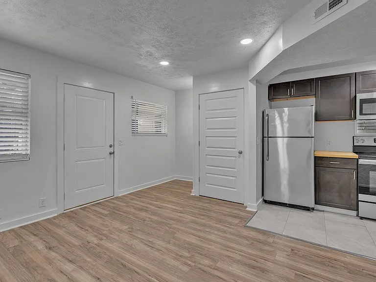 2714 Jefferson St — Photo 27