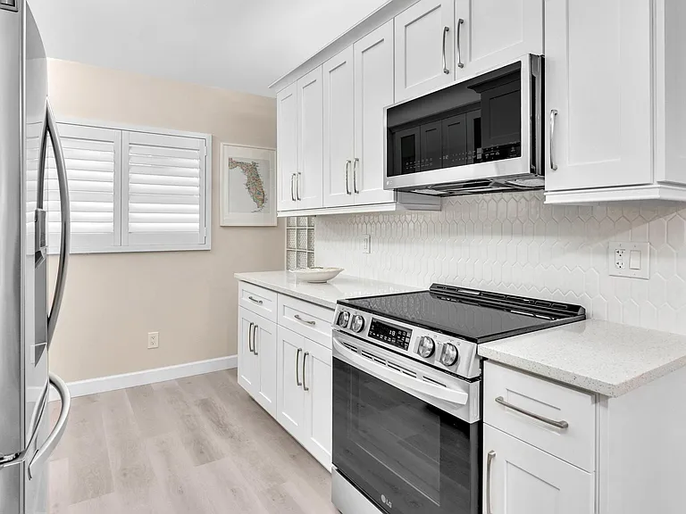 23249 Barwood Ln N #205 — Photo 10