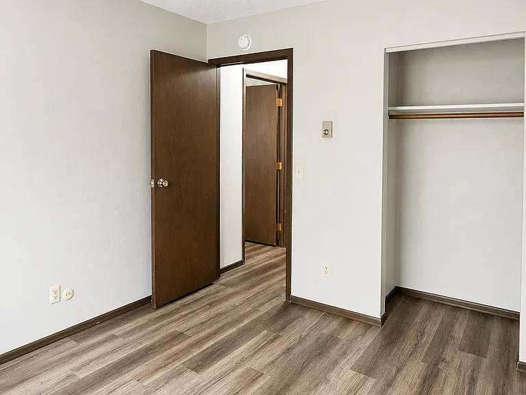 Riverine Apartments — Photo 10