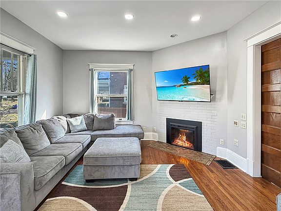 5th image of 135 N Taylor Ave