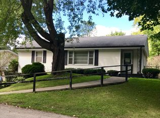 504 Sunrise Dr, McHenry, IL 60051