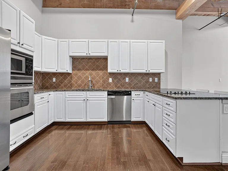 612 Central St #306 — Photo 3