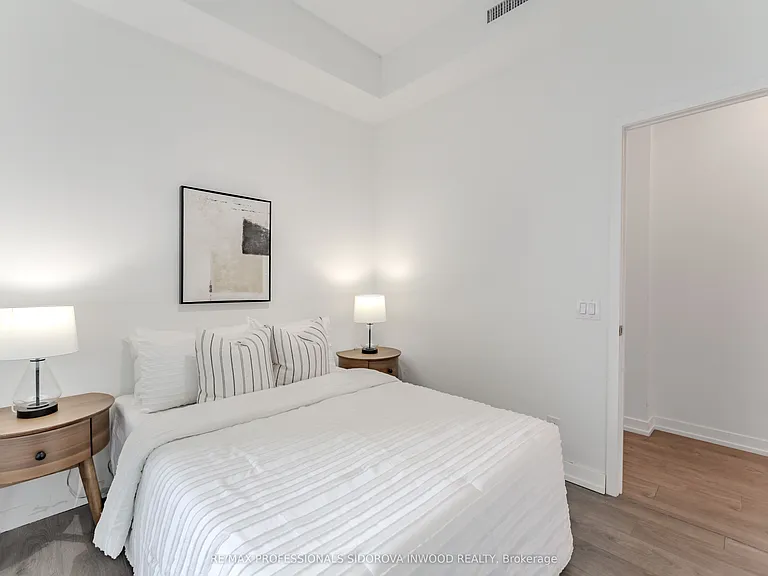 270 Dufferin St #515 — Photo 24