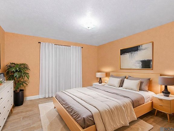 4th image of 9684 Leadale Dr