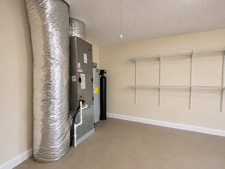 Brand new Water Heater, HVAC and Water Softner for Jacksonville's hard water. Tenant must ensure Softner CRYSTALS are used into the softner container.