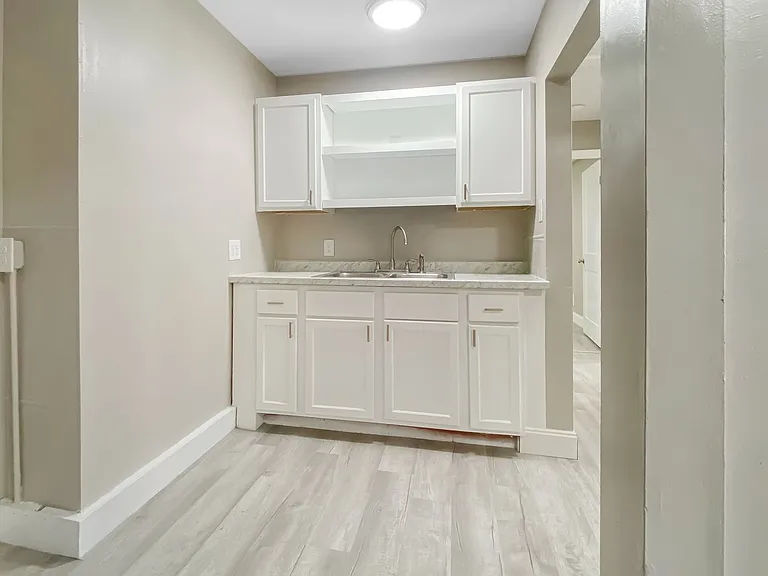 104 S Beechtree St #A — Photo 2