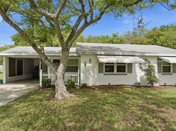 8 Angeles Rd, Debary, FL 32713