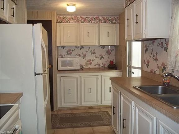 2nd image of 2743 Indianwood Dr
