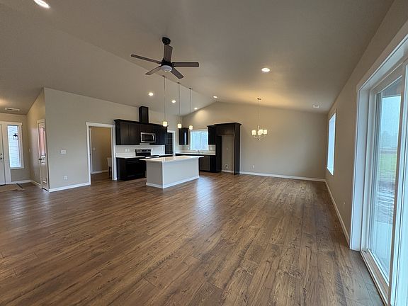 4th image of 130 W Doggone Ln