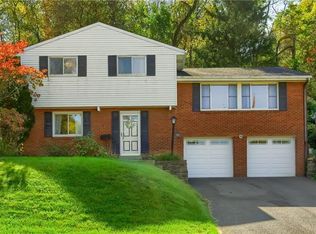 1221 Grouse Dr, Pittsburgh, PA 15243