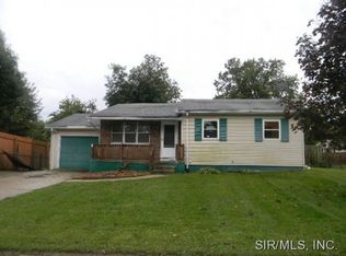 207 Avalon Dr, Troy, IL 62294