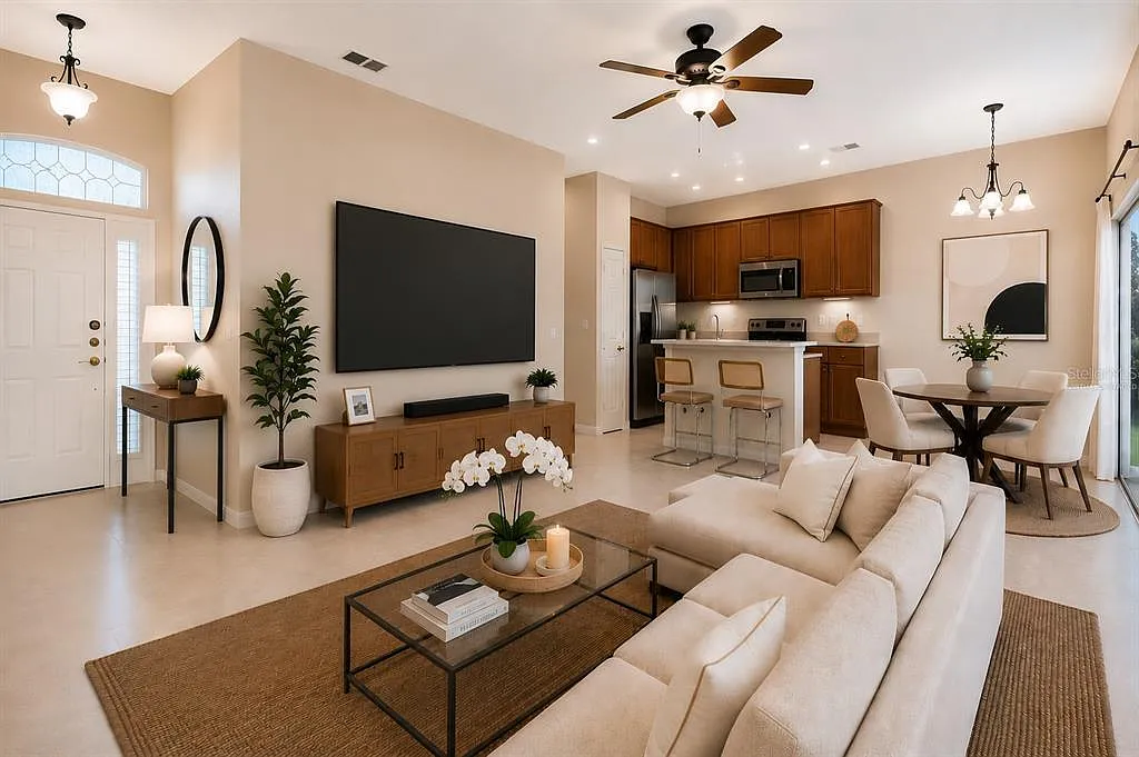 3 bed, 2.0 bath, 1813 sqft, $2,200 — Photo 2