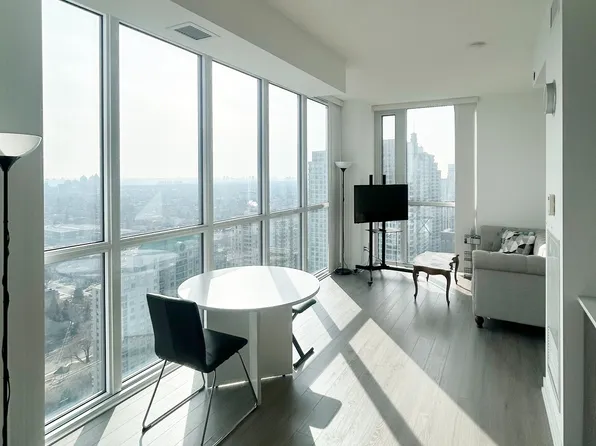 5180 Yonge St #2706, Toronto, ON M2N 0K5