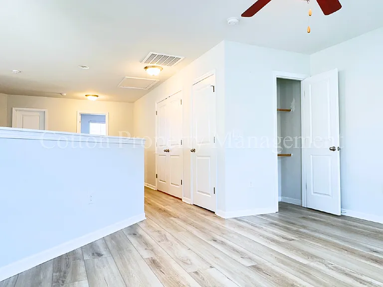 7313 Chipley Dr — Photo 32