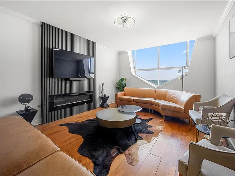 2479 Peachtree Rd NE #1801 — Photo 5