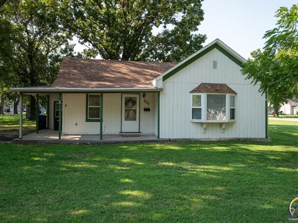 805 Holliday St, Osage City, KS 66523