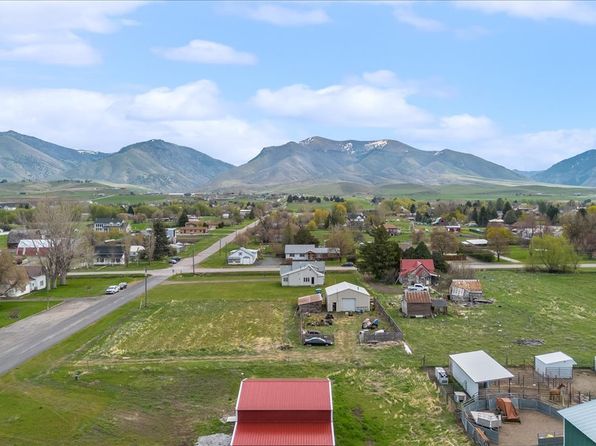 8905 S 200 W, Paradise, UT 84328