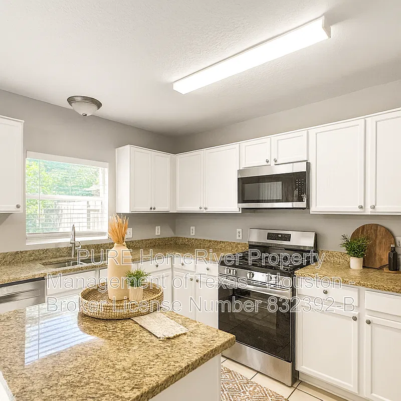 4 bed, 3.5 bath, 2448 sqft, $2,275 — Photo 3