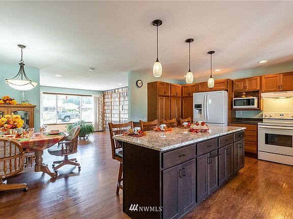 5th image of 3128 Cherrywood Ave