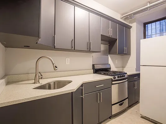 Rented by Compass | media 10