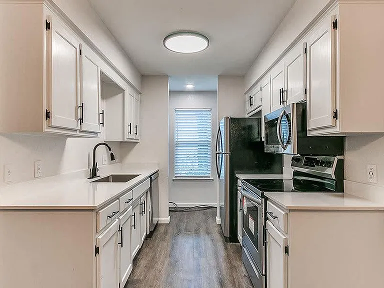 Hearthstone Homes - Moore — Photo 1
