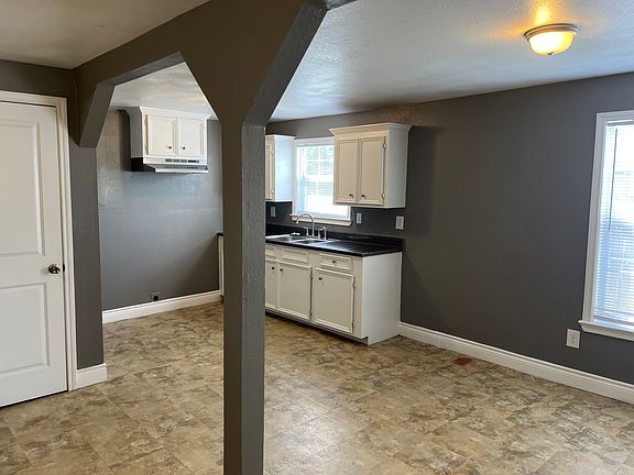 Kitchen/ Dining Room