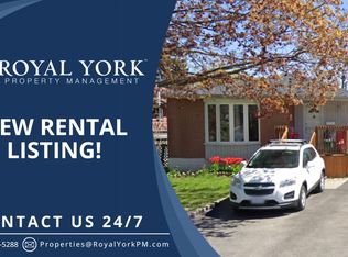 909 Reytan Blvd #2, Pickering, ON L1W1Y9