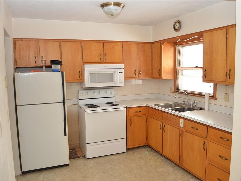 1st image of 400 Kellogg Ave