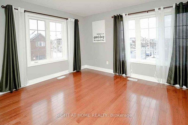 Ajax House for rent - 4 Bedrooms — photo 6