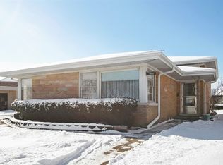 7005 W Georgia Dr, Niles, IL 60714