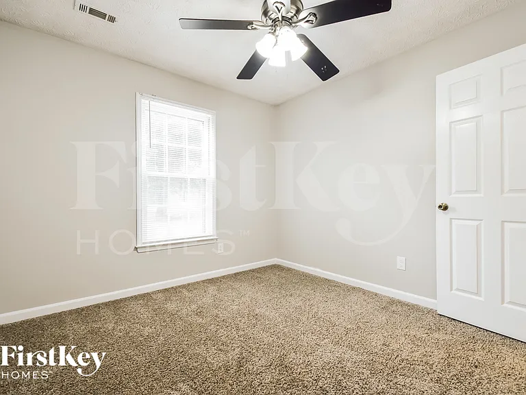 2403 Windridge Dr NE — Photo 12