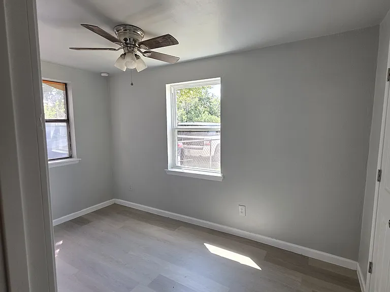 415 E Kentucky Ave #1 — Photo 3