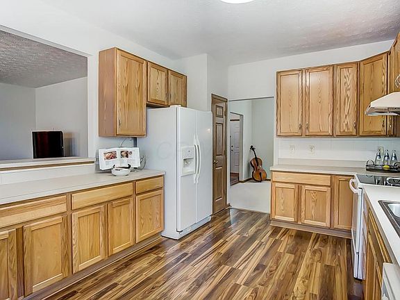 3rd image of 8029 Lazelle Woods Dr