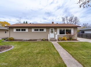 614 25th Ave S, Grand Forks, ND 58201