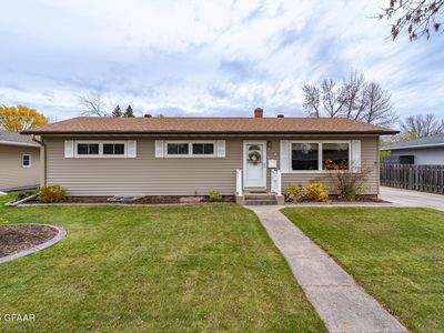 614 25th Ave S, Grand Forks, ND, 58201