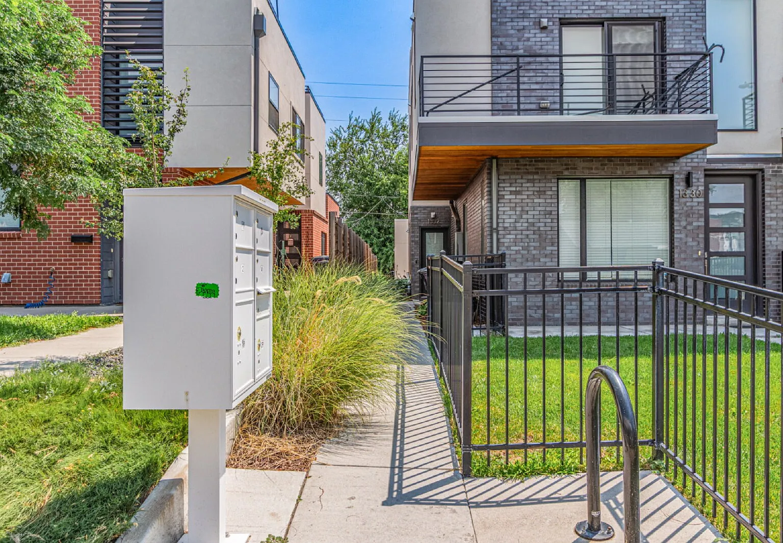 2 bed, 4.0 bath, 1612 sqft, $3,475 — Photo 3