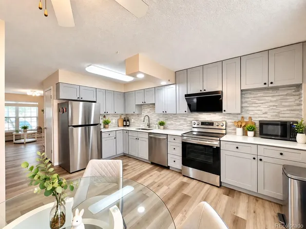 8855 W Floyd Avenue, Lakewood, CO 80227