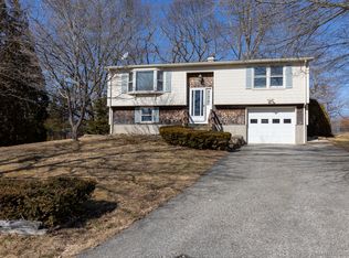 127 Lamphere Rd, Groton, CT 06355