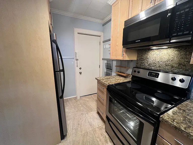 535 20th Ave E #103 — Photo 14