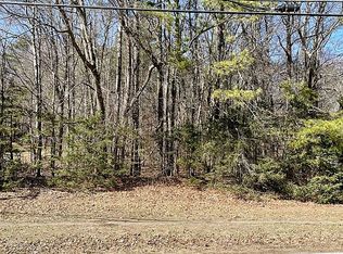 7 Valleyview Dr, Essex Junction, VT 05452