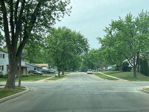 4th image of 301 Martin Dr