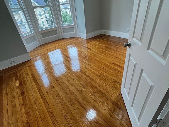 4th image of 36 Stanley St #11303251