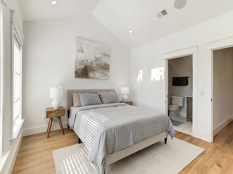 1415 Princess St — Photo 30