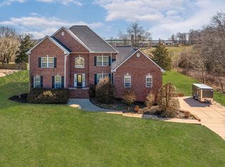 1031 Ridglea Dr, Burns, TN 37029