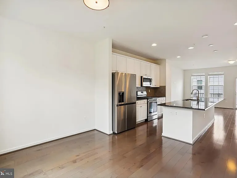 18320 Woodhouse Ln — Photo 10